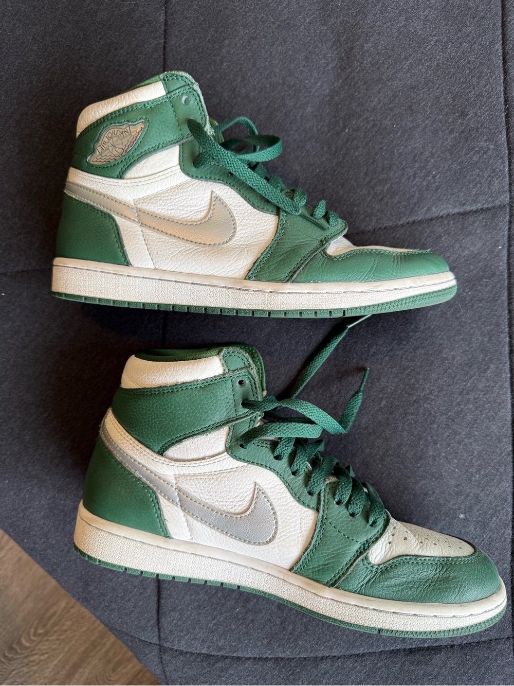Men’s Air Jordan 1Retro High OH in the Gorge Green colorway Size 8